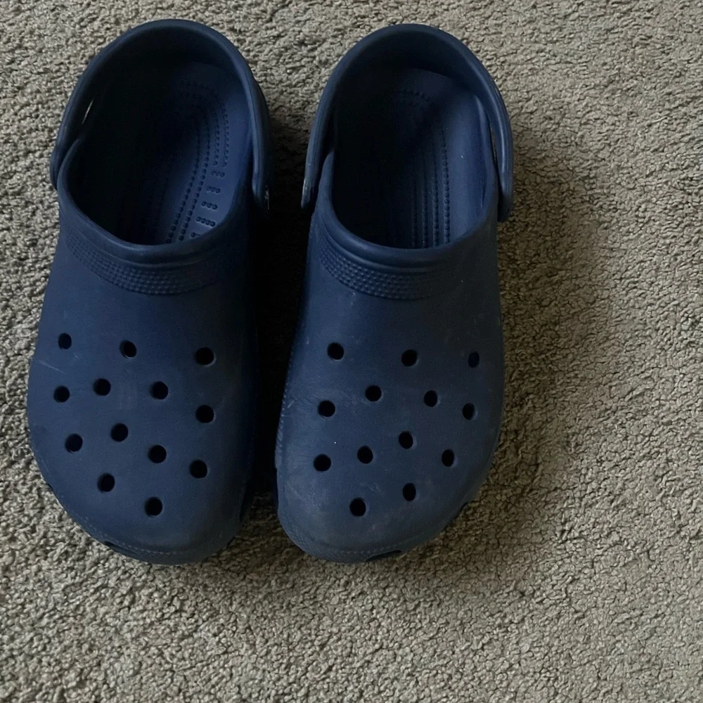 CROCS comfortable slip